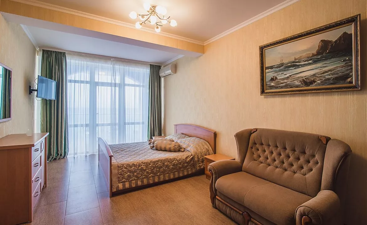 Студия (вид на море). Hotel & Osteophaty center "Lotus". Утёс