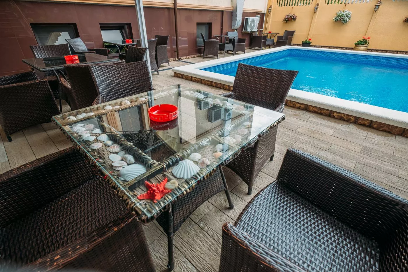 . Отель "Алые Паруса" ★★ . Анапа