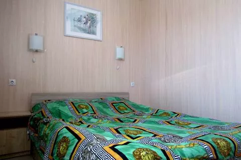 Трехкомнатный 6-ти местный «Стандарт». Гостевой дом «Афина-Вояж». Заозерное