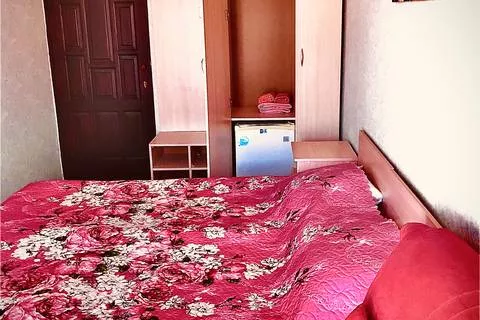 Двухместная комната с доп. местом и санузлом. Частный сектор "Светлана на Луговой". Адлер