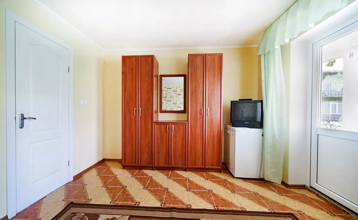 Номер полулюкс. Гостевой дом «Парадиз». Симферополь