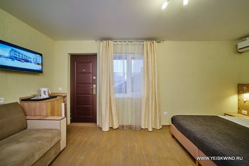 Номер Standard Plus. Серф-отель YEISKWIND. Ейск
