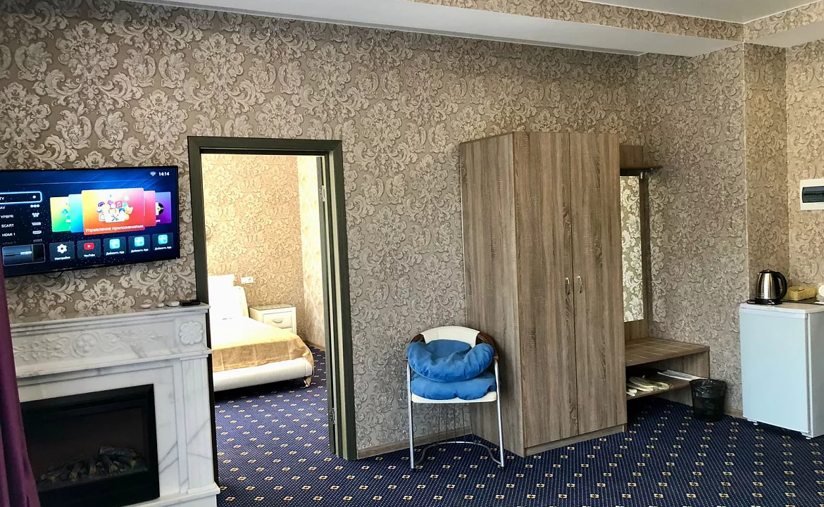 Двухкомнатный Супер Люкс с балконом вид на горы. Отель "РЕВЮ". Агой