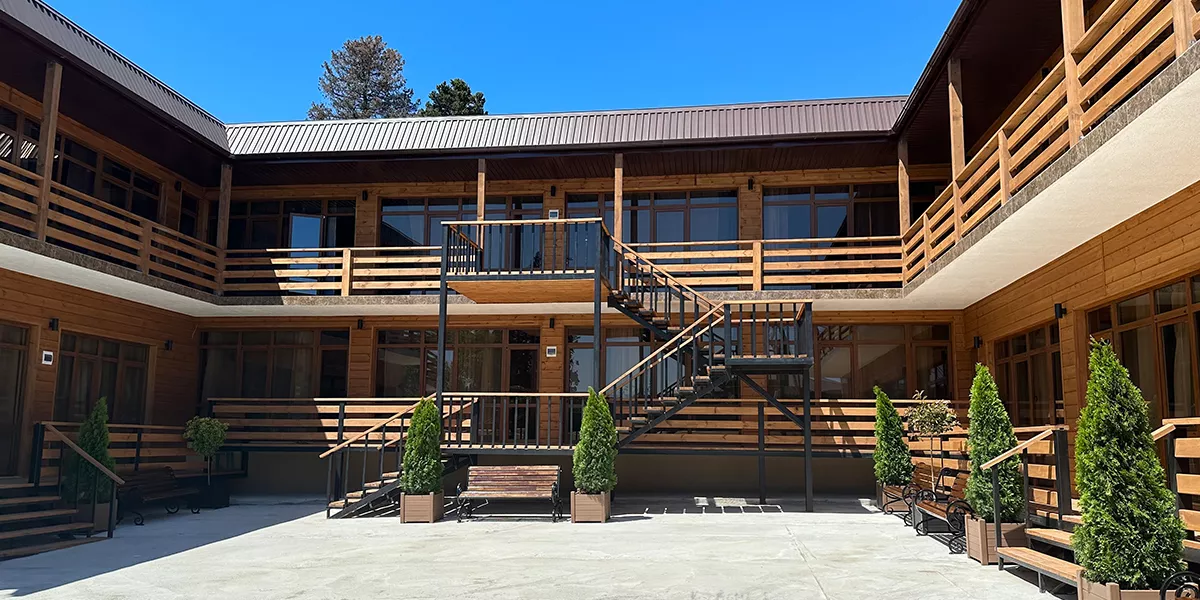 . Лилия. Гудаута