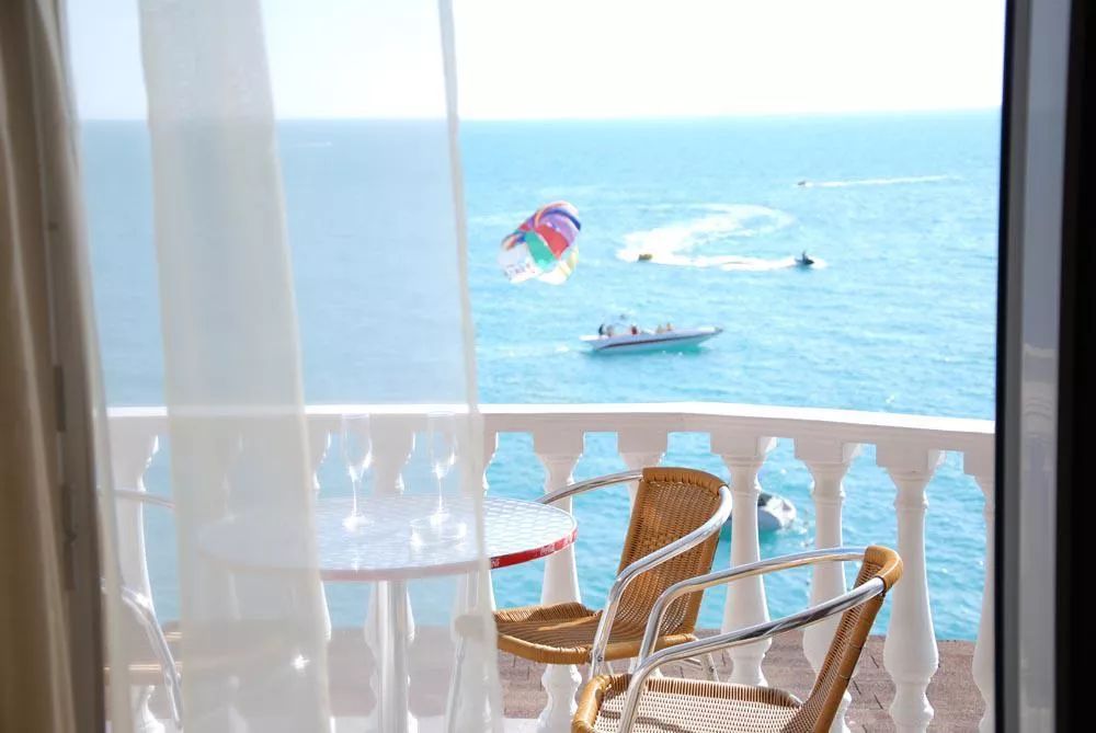 5-ТИ МЕСТНЫЙ С ВИДОМ НА МОРЕ. Отель КАВКАЗ. Гостиницы и отели Лазаревского 5-ТИ МЕСТНЫЙ С ВИДОМ НА МОРЕ. Отель КАВКАЗ. Гостиницы и отели Лазаревского