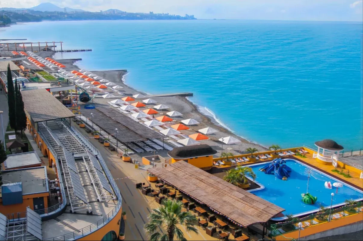 . Квартира в многоквартирном доме Студия с панорамными окнами на первой береговой линии. Дагомыс