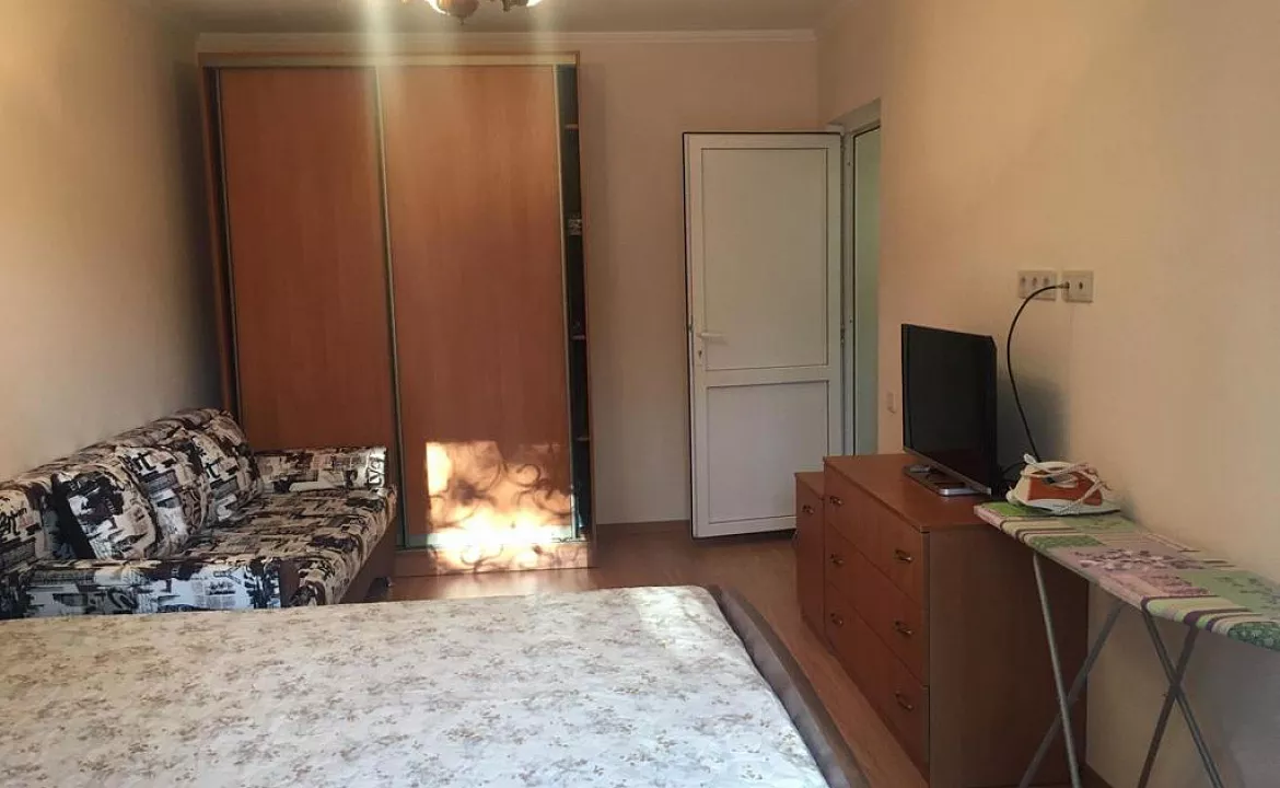 Однокомнатная квартира. Квартира в многоквартирном доме Однокомнатная квартира - Сухум. Сухум