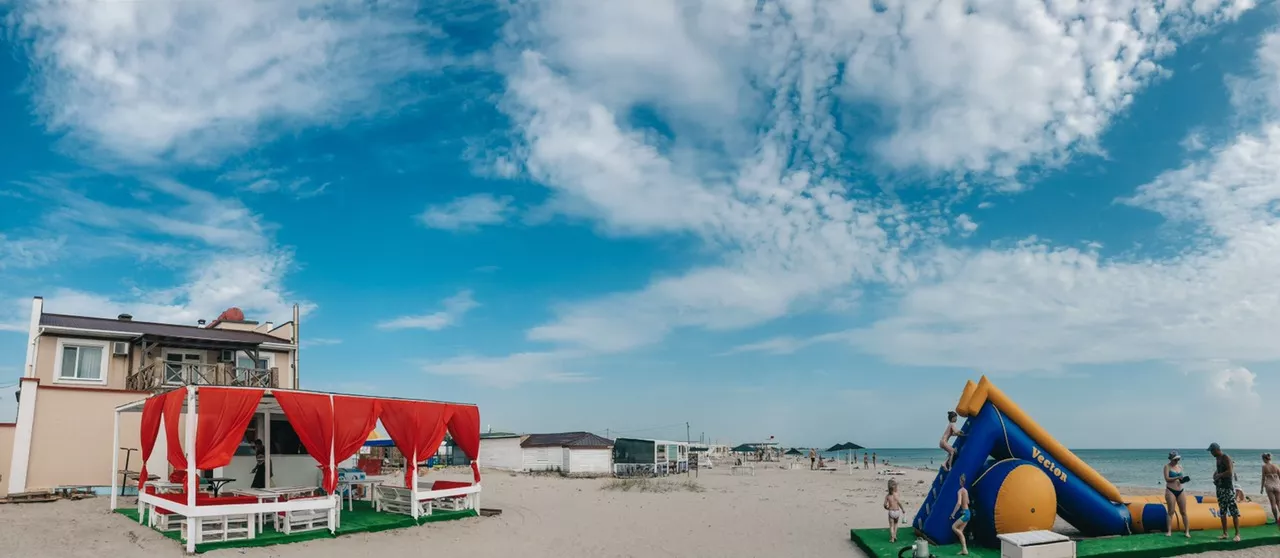 . Мини-пансионат «У моря». Штормовое