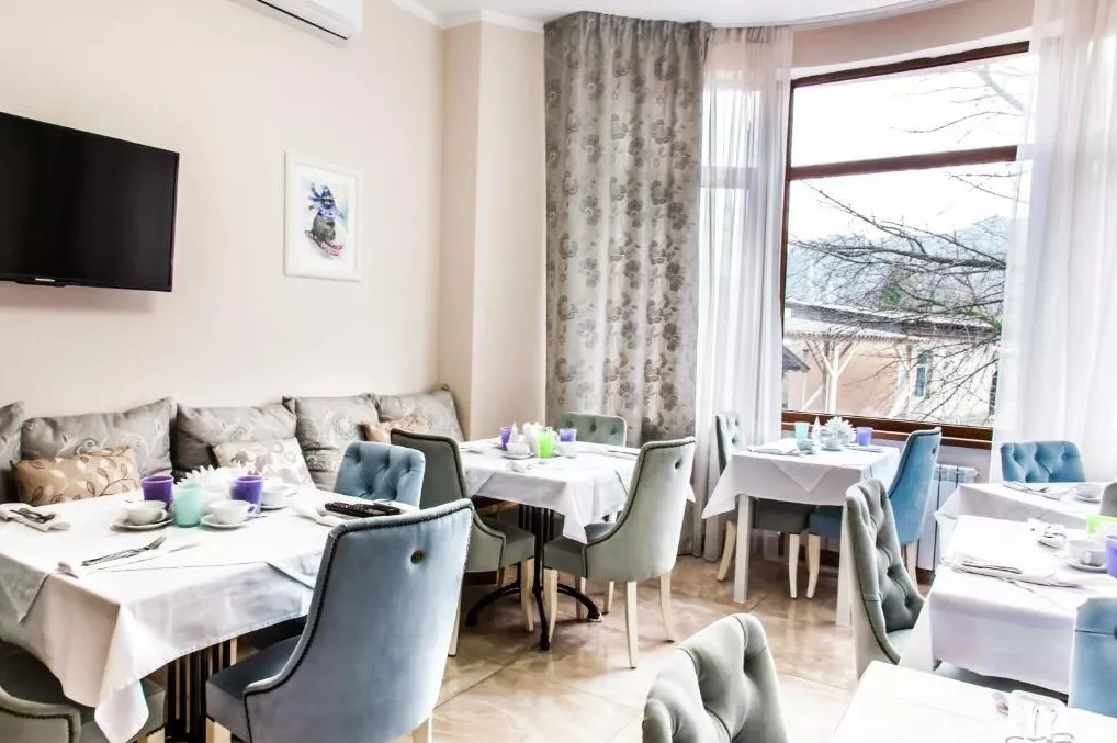 . Отель Alm Hotel. Красная Поляна