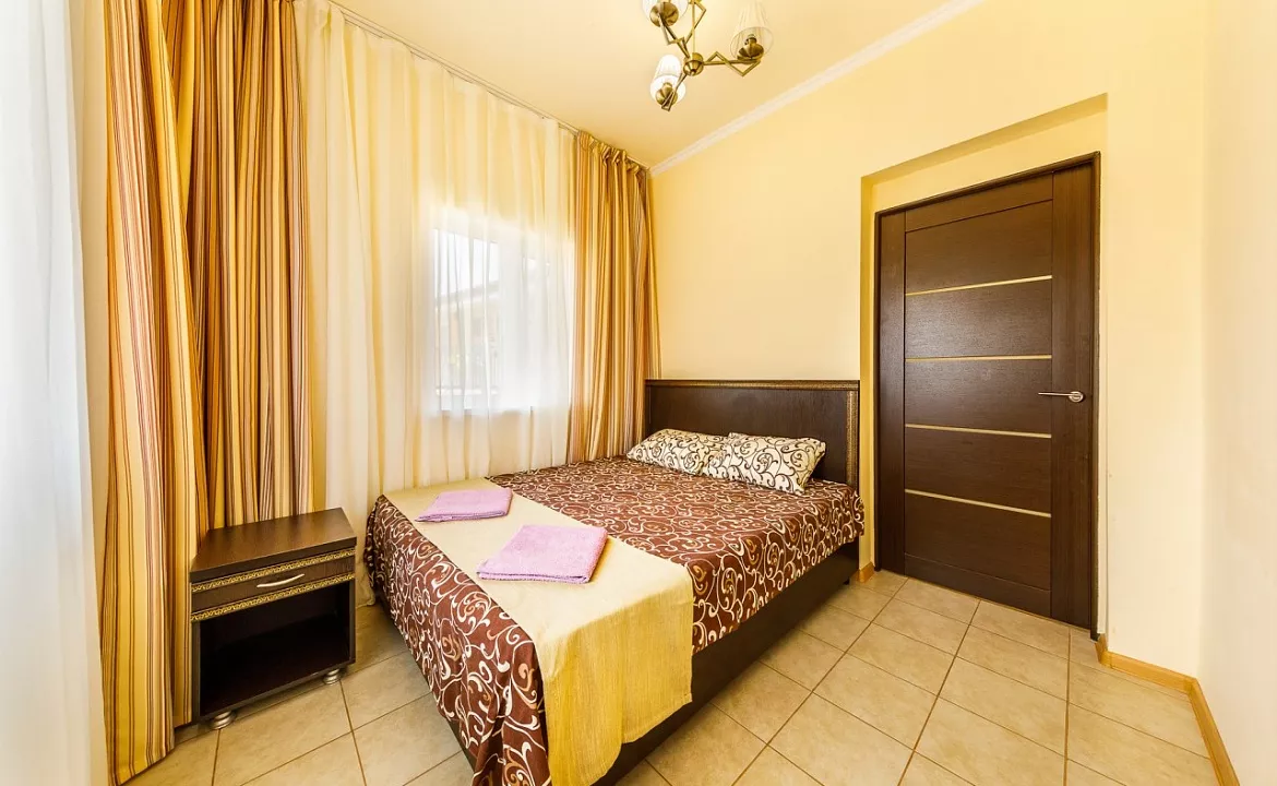 3-комнатный с кухней и балконом. База отдыха "Тюльпан". Витязево