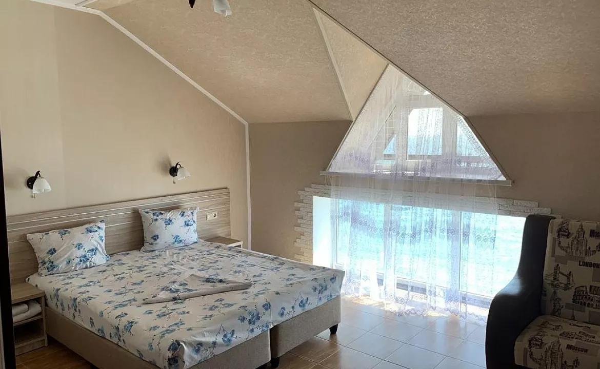 «Стандарт» 2,3-х местный с видом на море, лес (с балконом). Отель «RIVIERA GRAND HOTEL». Лермонтово