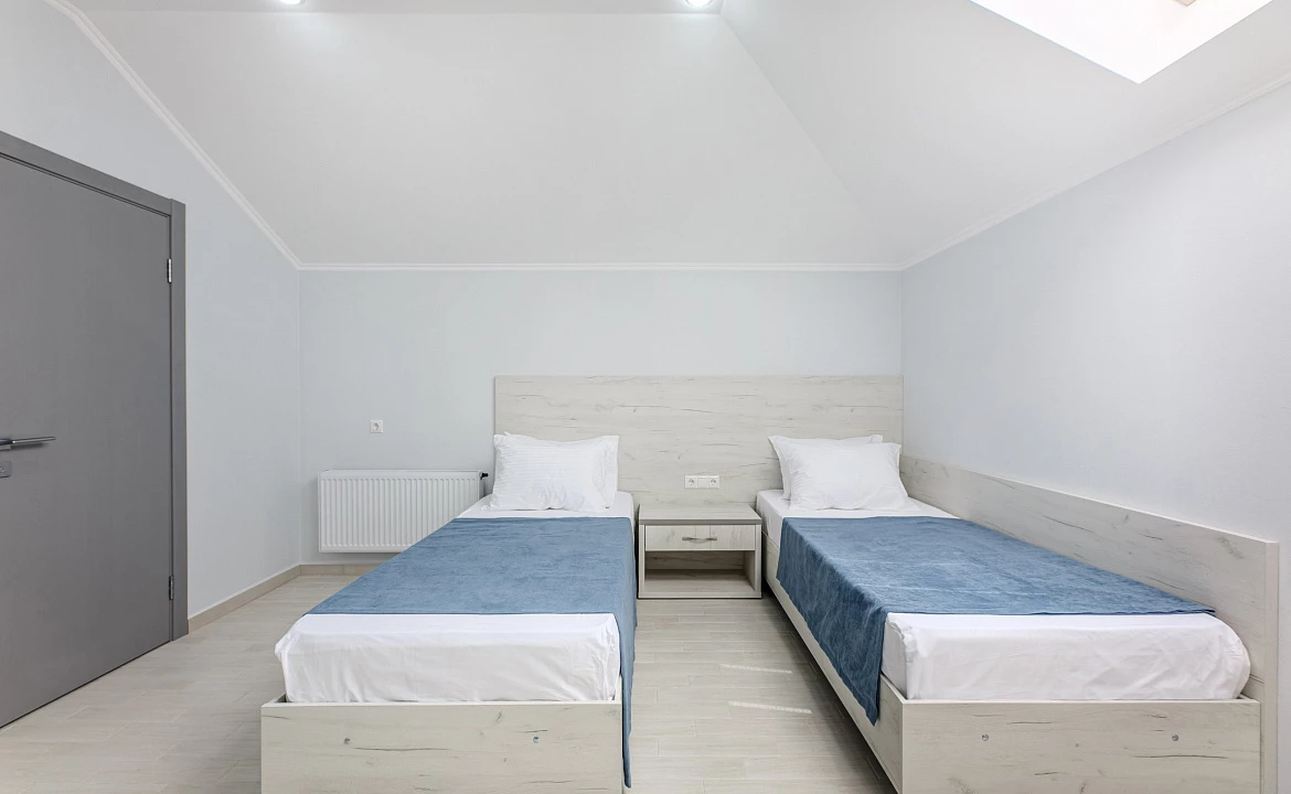 стандарт твин мансарда. Отель отель Авис. Криница