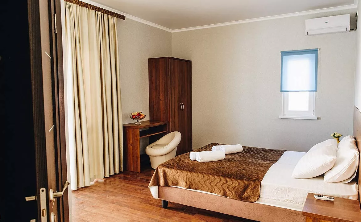 СТАНДАРТ ПЛЮС. Отель Островок. Феодосия