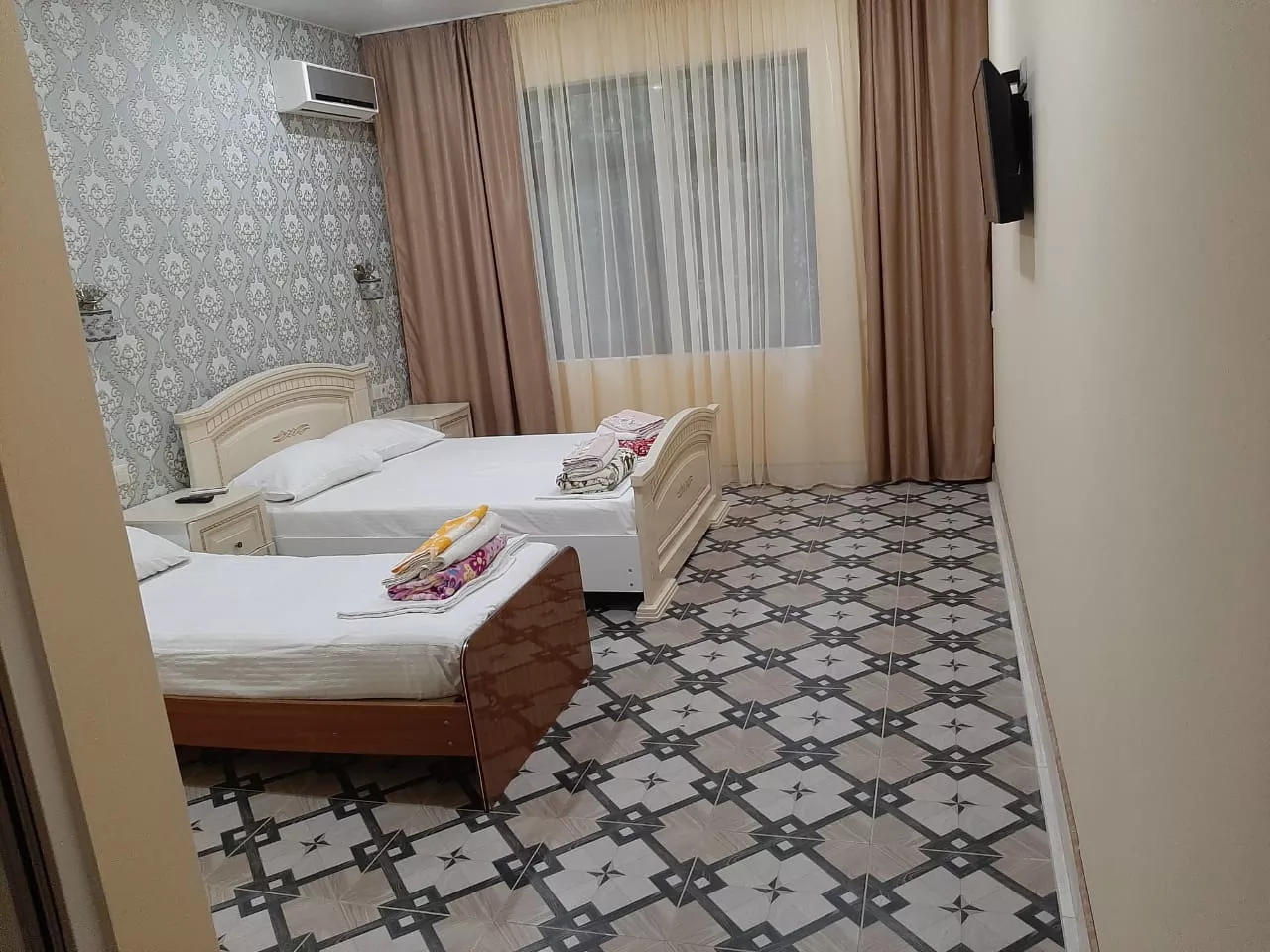 . «Роберт и Оксана». Пицунда