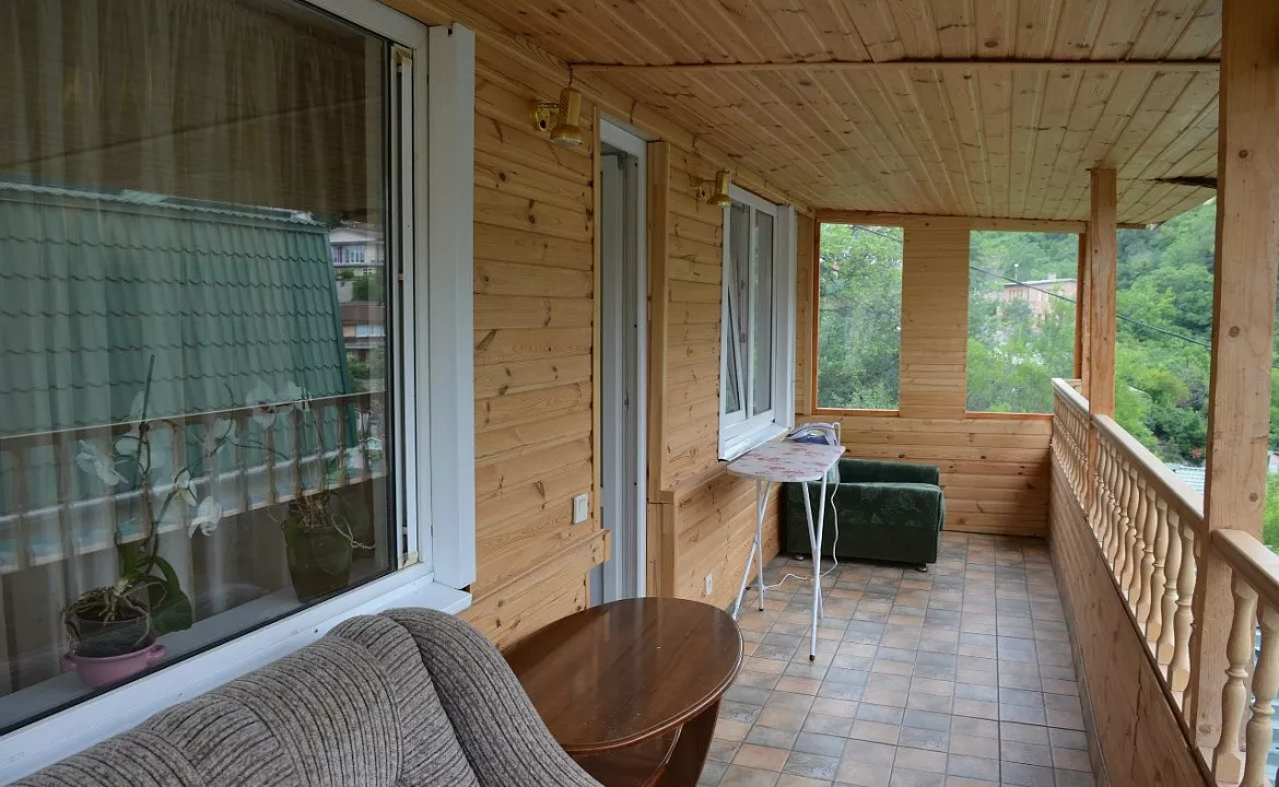 Семейный. Гостевой дом Райский уголок. Ялта