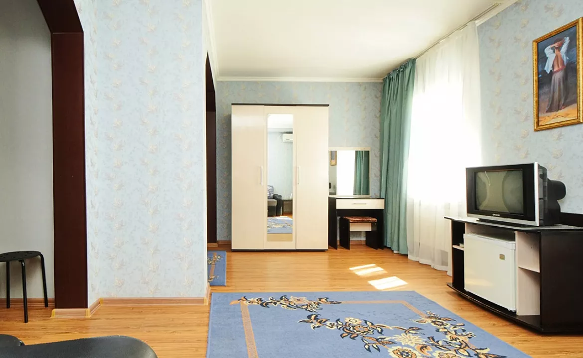 Делюкс. Гостевой дом "Александровский". Темрюк