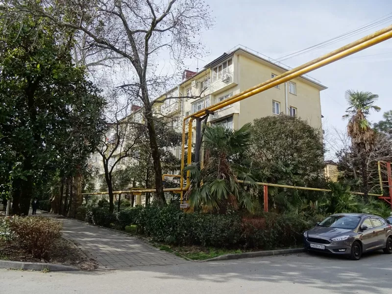 . Квартира в многоквартирном доме Калинина 37 кв 65". Адлер