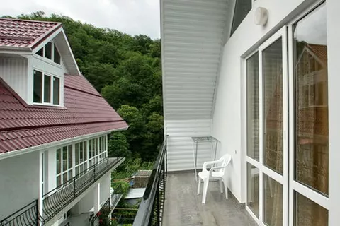 3-х местный + балкон. Гостевой дом "У Александра". Лазаревское 3-х местный + балкон. Гостевой дом "У Александра". Лазаревское