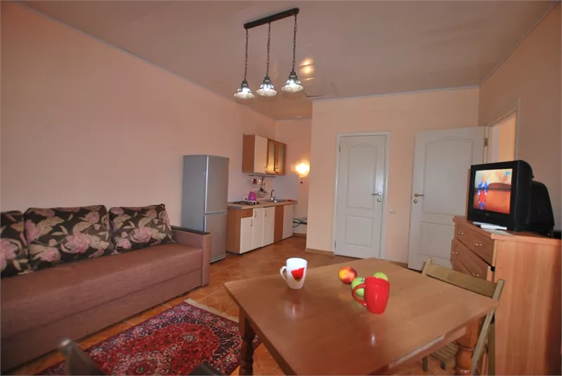 Домик 2 с кухней. Частная усадьба "Дом Роз". Заозерное