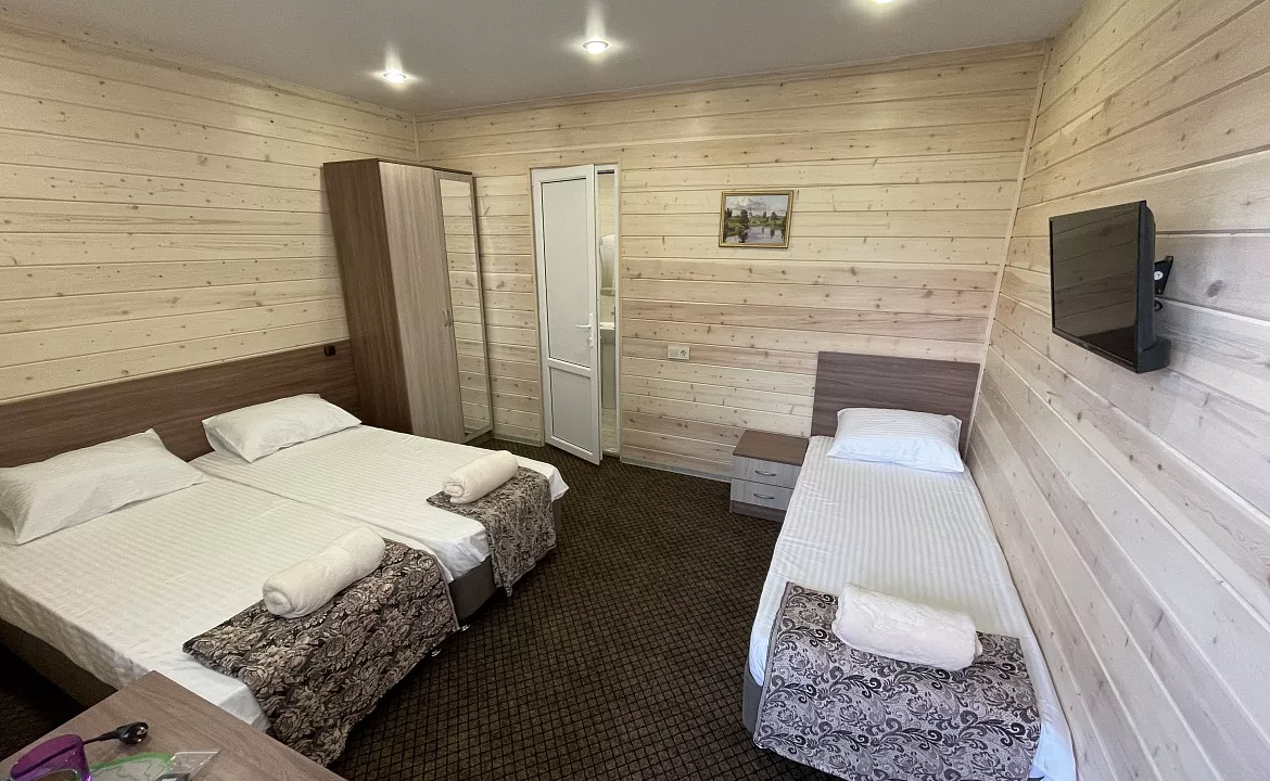 Семейный номер. Гостевой дом «Волна». Лазаревское Семейный номер. Гостевой дом «Волна». Лазаревское