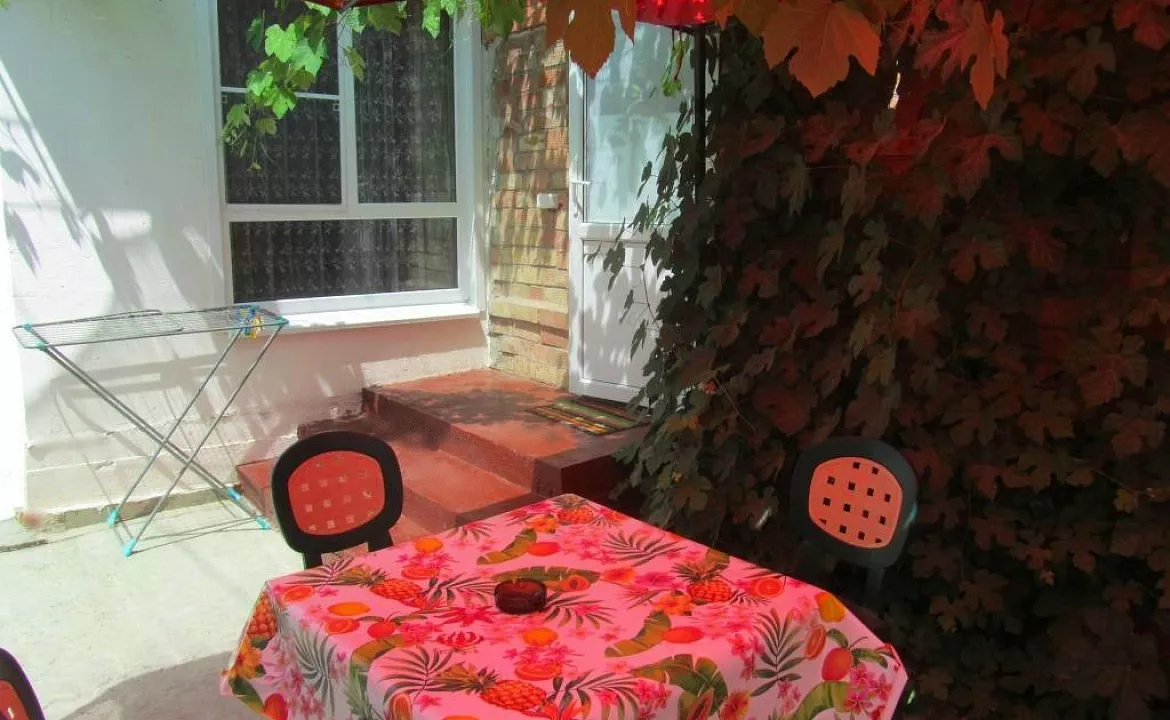 Двухкомнатный дом. Частный сектор "На Море". Ейск