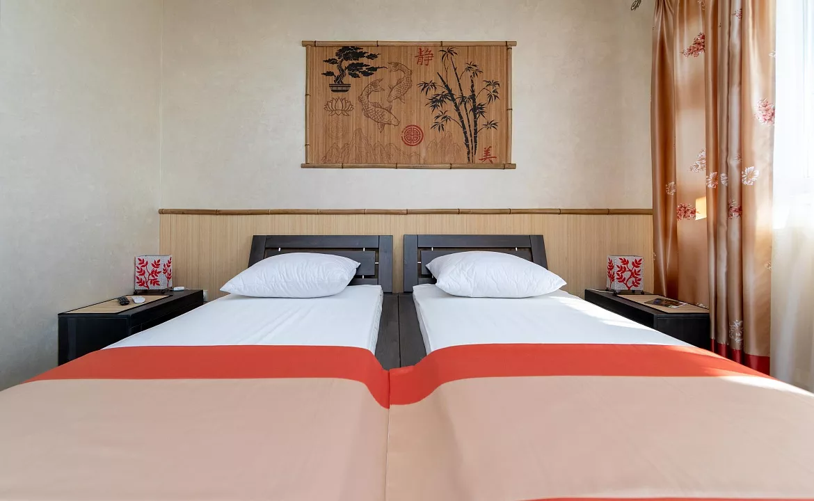 Двухместный номер с с/у. Хостел Bamboo Hotel. Адлер