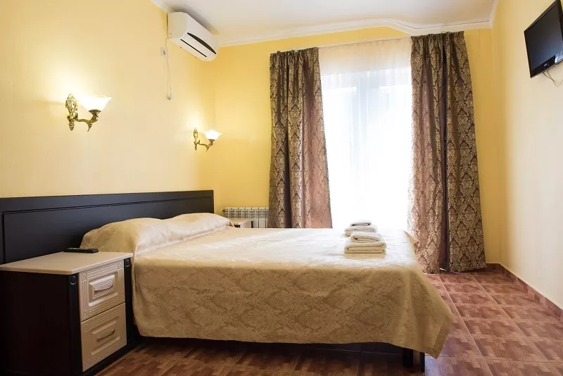 Люкс 4-х местный двухкомнатный. Гостевой комплекс "Екатерина". Витязево