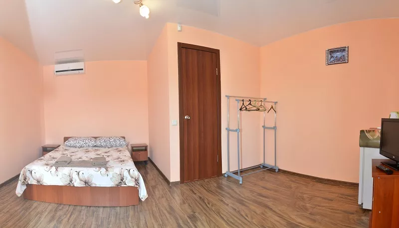 2-местный номер. Мини-отель “Кавказская пленница”. Алушта