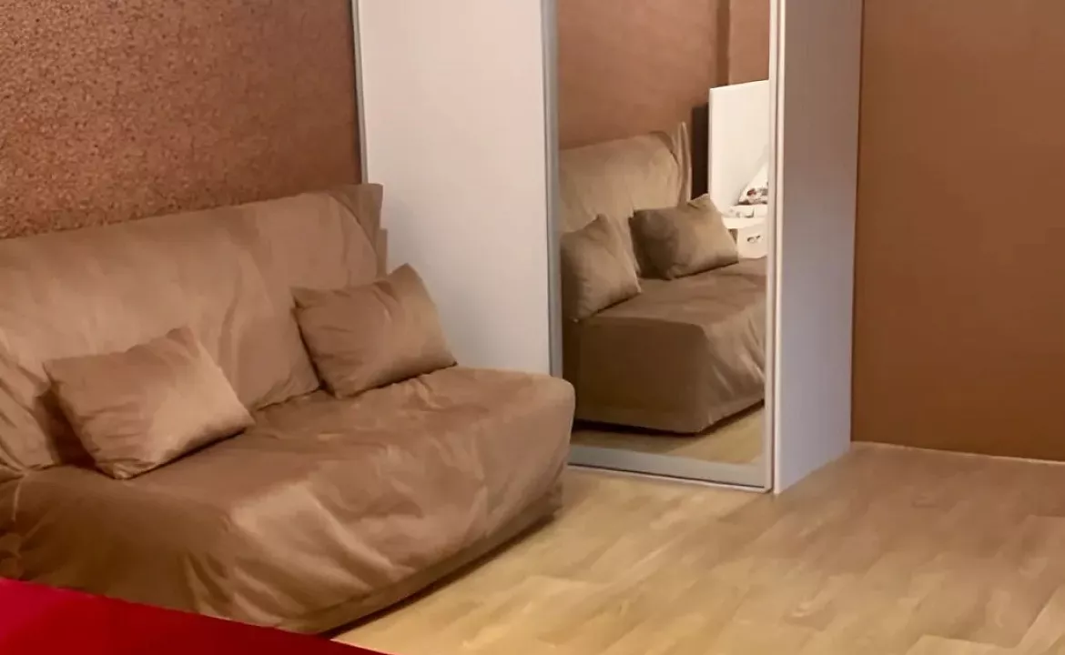   Апартаменты на 4-х человек с собственным двориком. Гостевой дом "МЕЛИС". Дивноморское