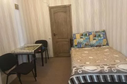 Двухместный номер с одной кроватью. Гостевой дом «Первомай». Алушта Двухместный номер с одной кроватью. Гостевой дом «Первомай». Алушта