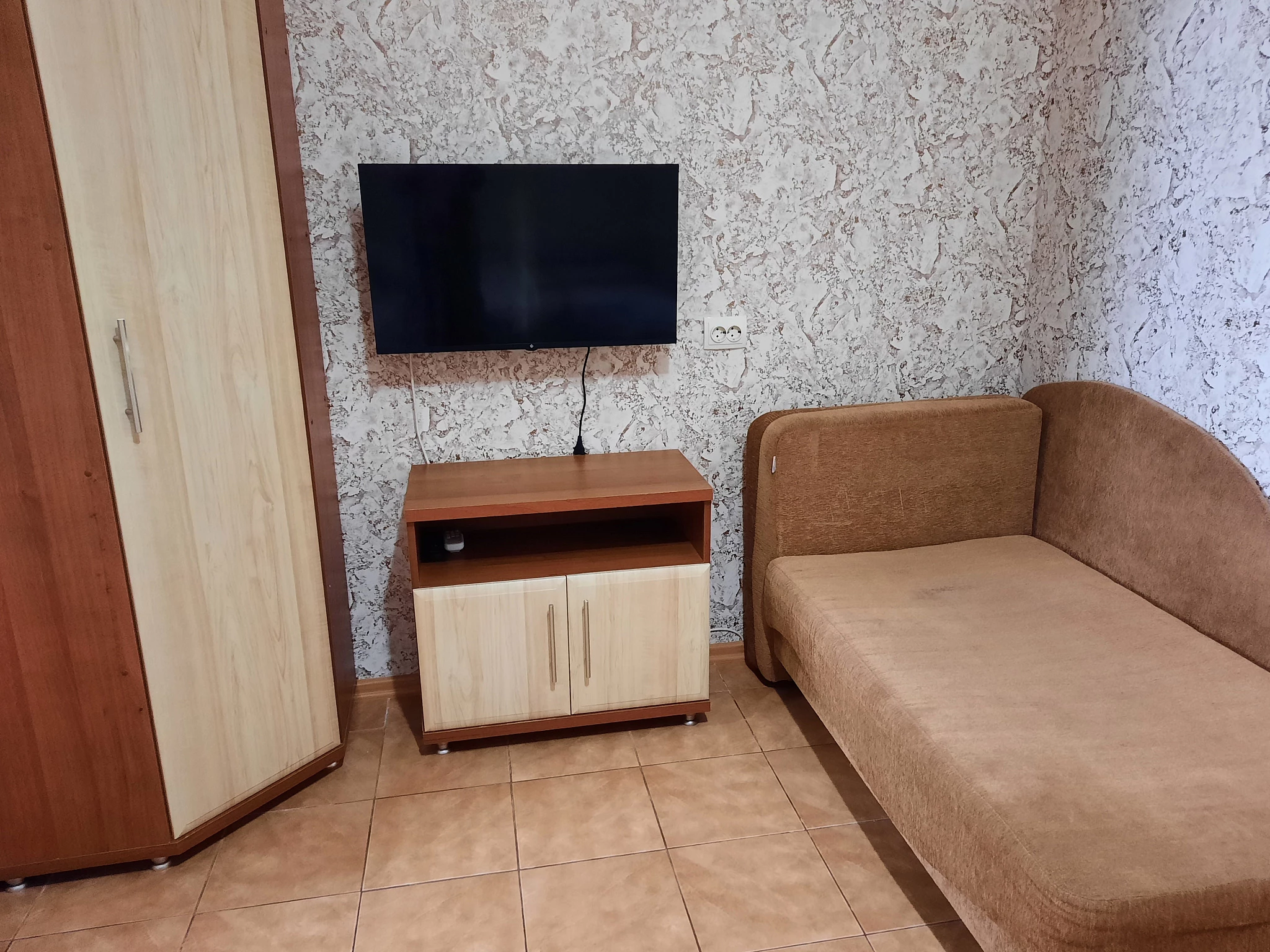 .  "Надежда". Алушта