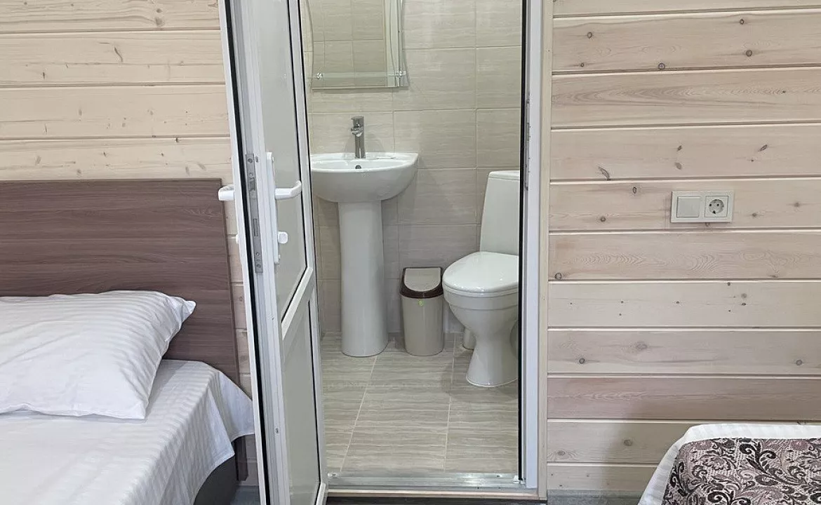 Классический трёхместный номер. Гостевой дом «Волна». Лазаревское Классический трёхместный номер. Гостевой дом «Волна». Лазаревское