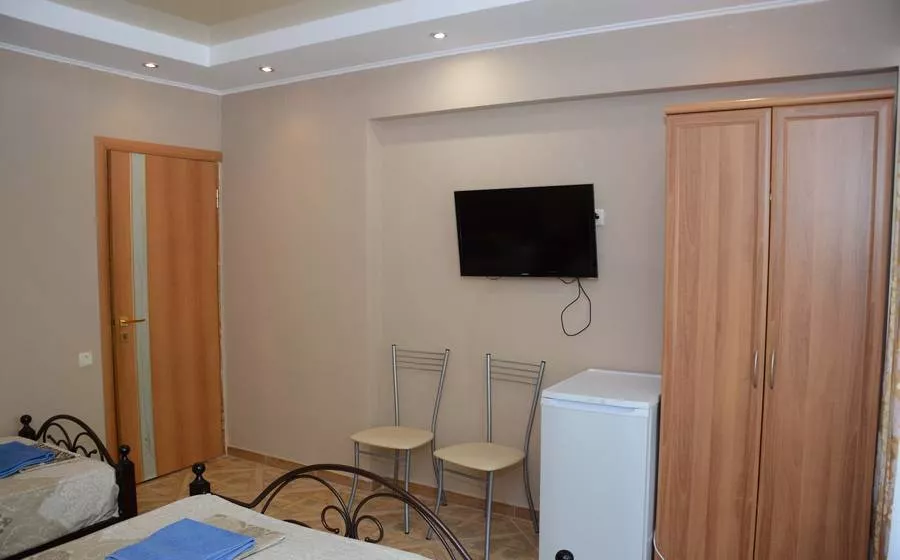 Трёхместный номер  Трёхместный номер