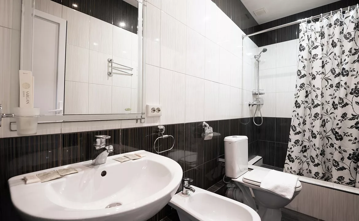 Семейный двухкомнатный. Мини отель «Эдельвейс». Адлер