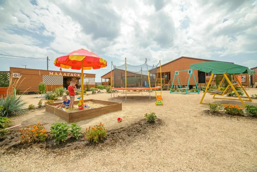 . База отдыха "Мадагаскар". Должанская