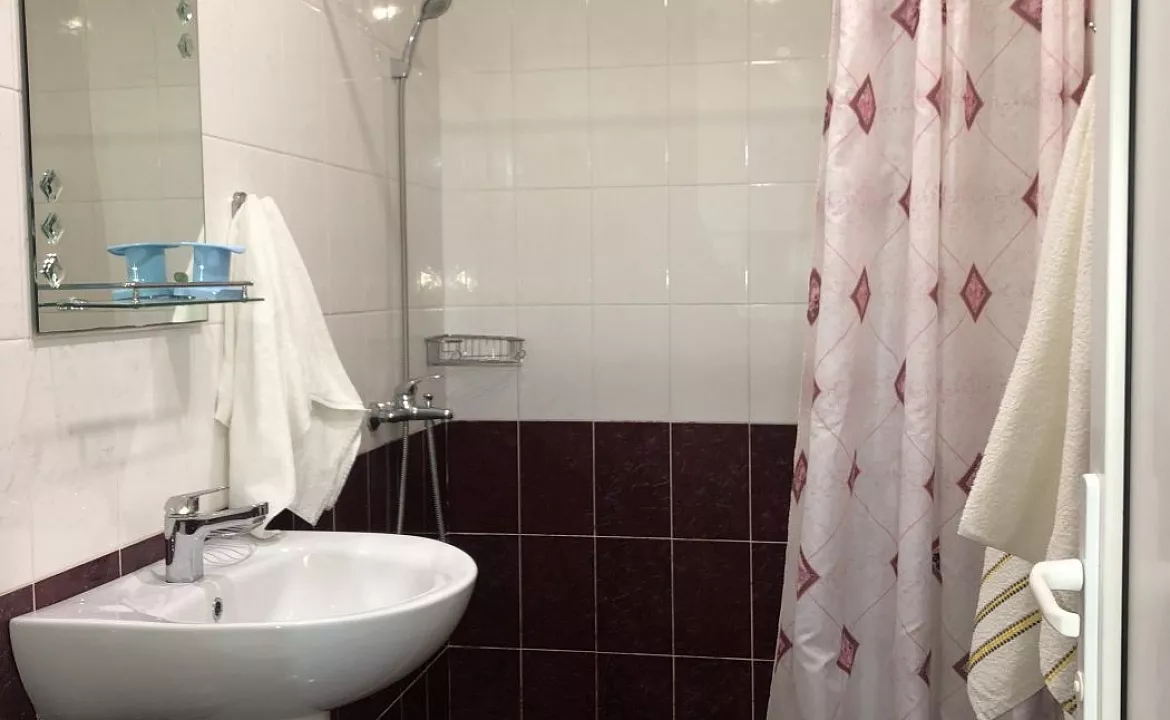 3хместный с удобствами. Гостевой дом Граир. Адлер 3хместный с удобствами. Гостевой дом Граир. Адлер