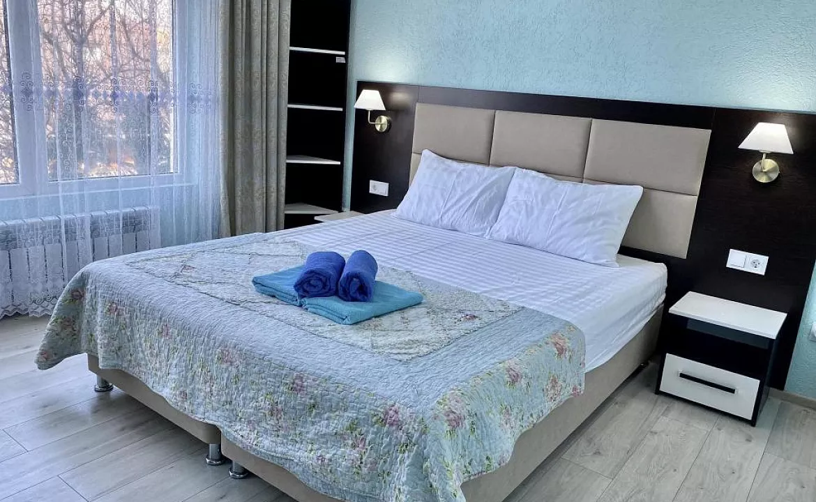 Двухместные номера комфорт (кровати вместе или раздельно). "Брио" частный сектор. Геленджик Двухместные номера комфорт (кровати вместе или раздельно). "Брио" частный сектор. Геленджик