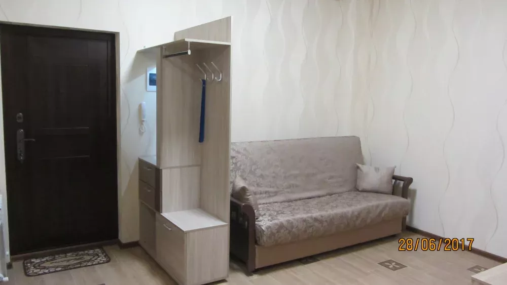 . "Квартира-студия с отдельной спальней". Хоста