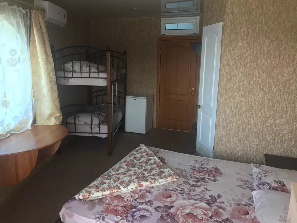 2-й этаж 5-й номер. Гостевой дом "Орджо и Море". Орджоникидзе