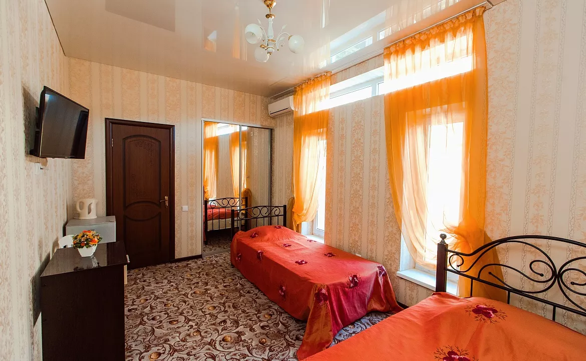 Двукомнатный пятиместный стандарт. Гостиница Ольга. Геленджик