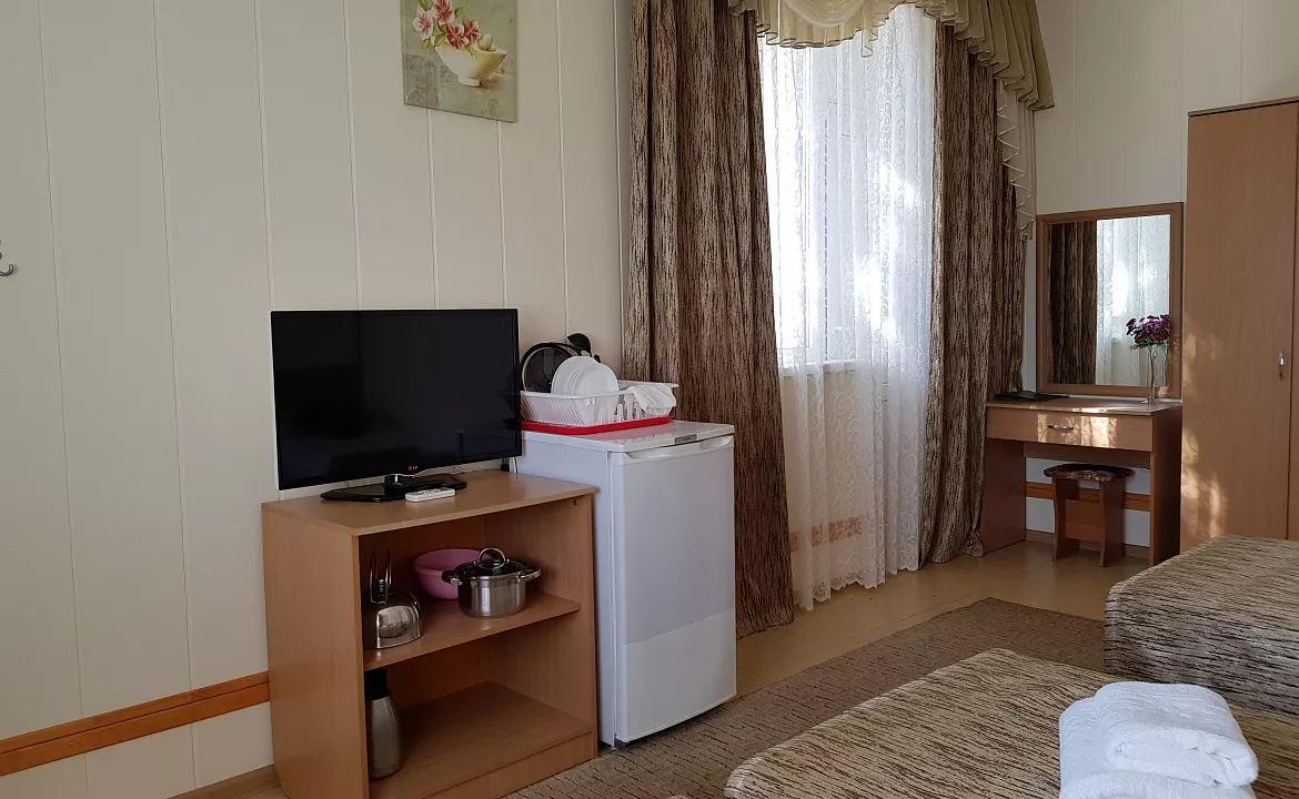 Люкс с отдельным балконом 3хместный. Отель АСТОН. Нижнее Джемете