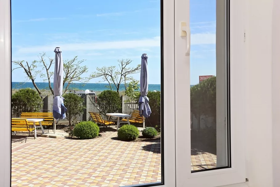 3-х местный улучшенный.  Частный отель Экватор. Береговое