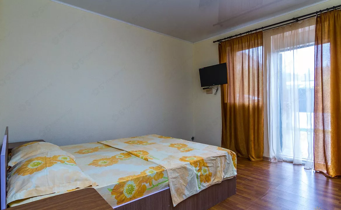 4-х местный номер Стандарт. Гостевой дом "Бриз" - Небуг. Небуг