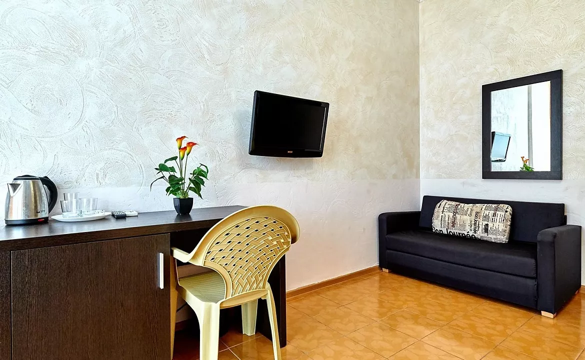 З-х местный с балконом. Гостевой дом "ВИКТОРИЯ". Геленджик З-х местный с балконом. Гостевой дом "ВИКТОРИЯ". Геленджик