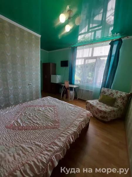 Стандартный двухместный номер с одной кроватью. Гостевой дом "Нур". Ольгинка