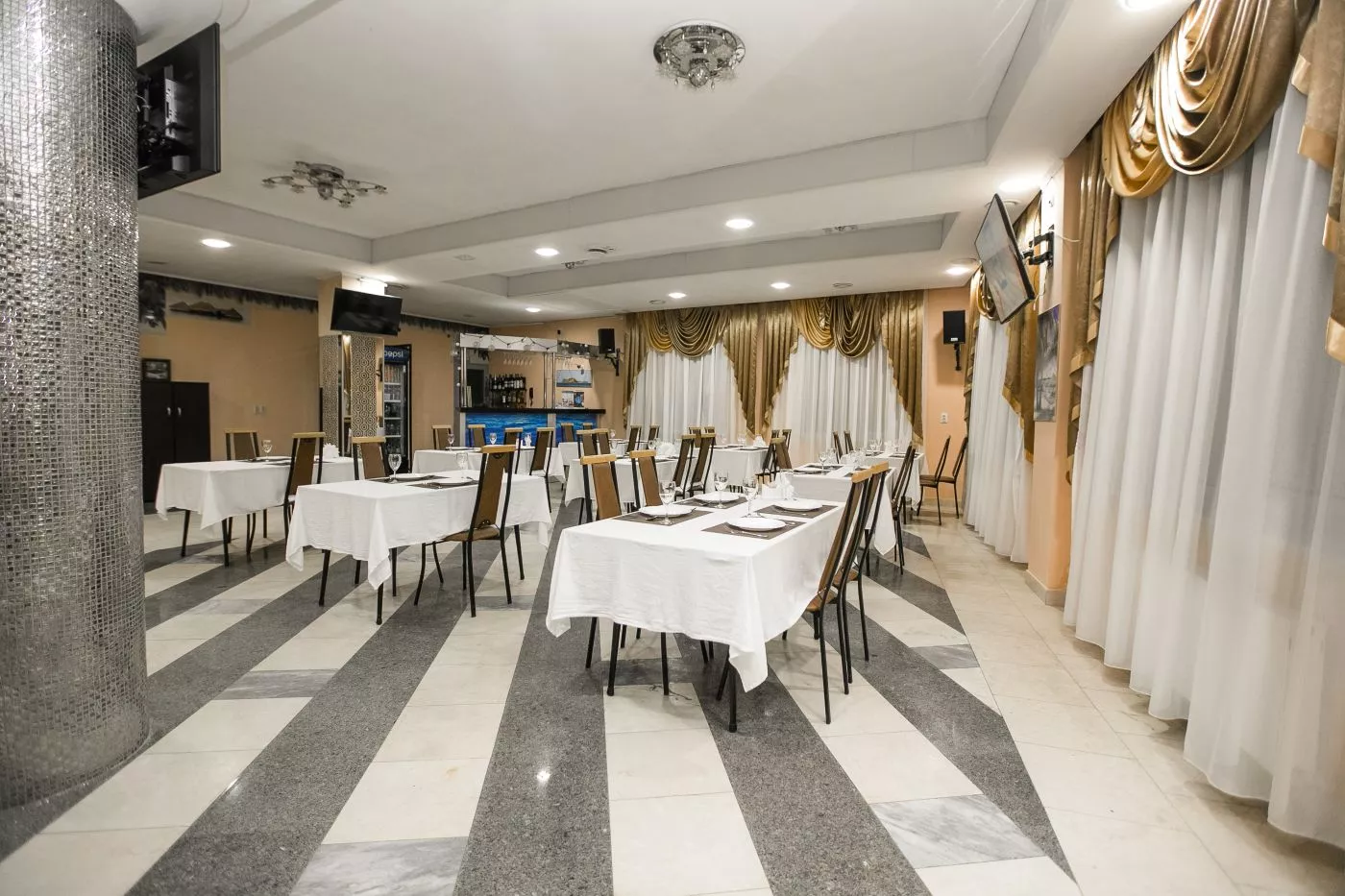 . Гостинично-оздоровительный комплекс «A-More Resort»   . Джубга