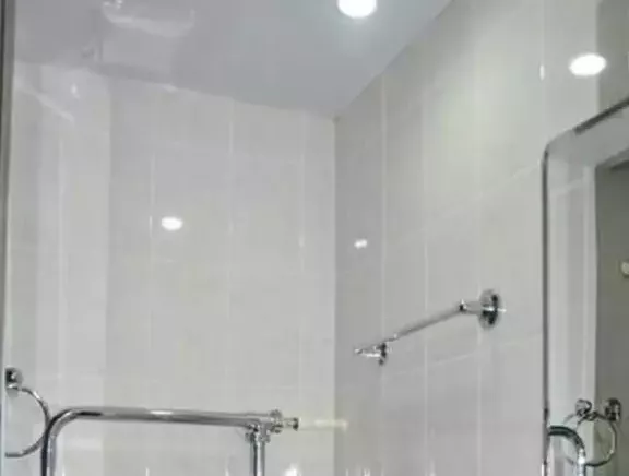 2-местный (3, 4, 5, 6 этаж). Гостиница «Домбай». Домбай-гостиницы