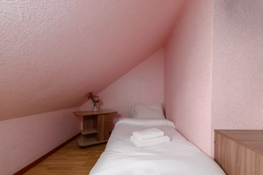 Номер двухместный с дополнительным местом на уютной мансарде. Гостевой дом Ева. Адлер