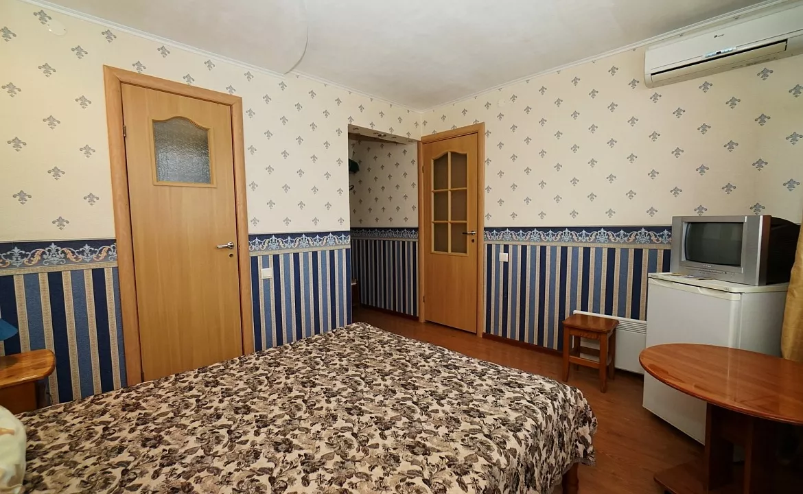 3-КОМНАТНЫЙ НОМЕР С МИНИ КУХНЕЙ Вместимость до 6 мест. Гостевой дом "Лето". Лазаревское 3-КОМНАТНЫЙ НОМЕР С МИНИ КУХНЕЙ Вместимость до 6 мест. Гостевой дом "Лето". Лазаревское