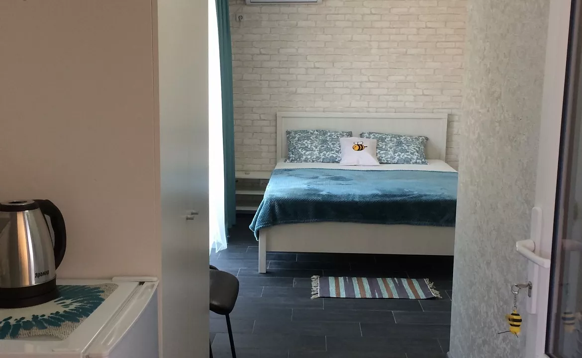 Двухместный номер . Гостевой дом «Пчела». Ейск